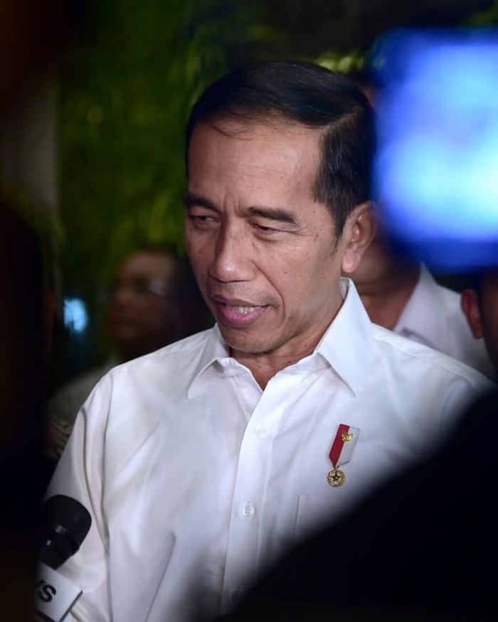 Dicurhati Kades, Jokowi Janji Beri Uang Operasional