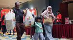 Warga Serbu Bazar Mainan Anak