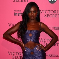 Victorias Secret mengumumkan beberapa nama baru yang bergabung menjadi Victorias Secret Angel di tahun ini. Sebelumnya adalah Barbara Palvin, Alexina Graham dan koni adalah model bernama Leomie Anderson. Para model baru ini menggantikan Angel senior sebelumnya, yaitu Adriana Lima dan Alessandra Ambrosio. Foto: Getty Images