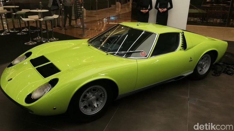 Lamborghini Miura yang dipamerkan di Pacific Place (Foto: Rizki Pratama) Lamborghini Miura yang dipamerkan di Pacific Place (Foto: Rizki Pratama)