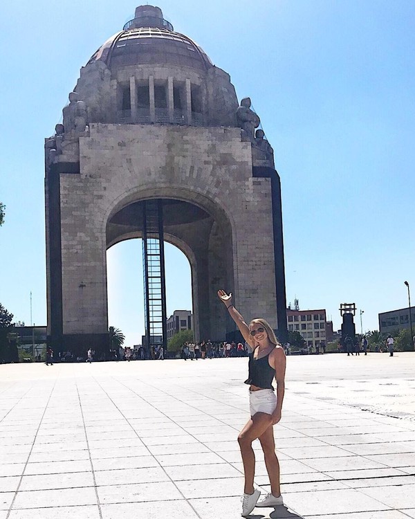 Monumento a la Revolucion di Mexico City pernah didatangi Robin. Salah satu monumen bersejarah di Meksiko (Instagram/robinbone)