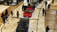 Untuk mobil klasiknya, Lamborghini menghadirkan Espada S3, Countach, dan Miura.