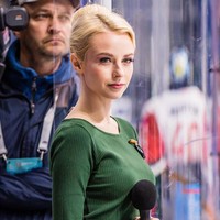 Jauhkan pendukung dan aksesori yang tidak perlu, komentar netizen mengkritik pose seksi Ulyana. Foto: Instagram