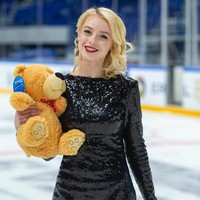 Aksinya foto tanpa busana itu pun jadi sensasi. Beberapa netizen mengkritik Ulyana karena terlalu berlebihan. Foto: Instagram