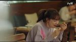 Adegan Romantis Saat Makan Lee Na Young dan Lee Jong Suk di Romance is a Bonus Book
