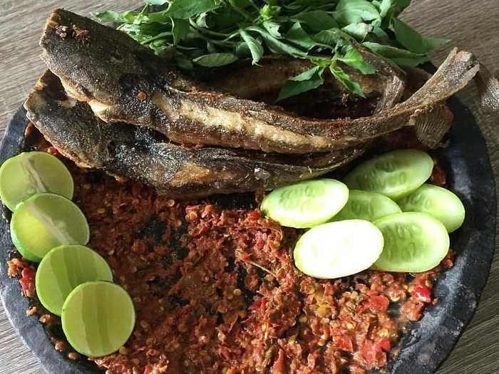 pecel lele pecel lele