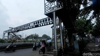 Adapun pengendara yang hendak menuju Kuningan dapat lurus dan tetap berada di Jl Ragunan. Sedangkan pengendara yang hendak menuju Pancoran berputar arah di depan Litbang Pertanian dan belok kiri menuju Jl Salihara, belok kiri ke Jl Sawo Manila menuju Jl Pejaten Raya, dan tetap berada di Jl Pejaten Raya untuk menuju Jl Pasar Minggu arah Pancoran.