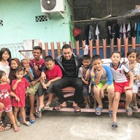 Terlepas dari gaya hidup mewahnya, Ahmad tetap bergaul dengan lingkungan tempat tinggalnya di kawasan Tanjung Priok. Saya lahir di Tanjung Priok, pernah jadi supir, tukang semir sepatu dan ojek payung. Itu membuat saya patah semangat. Saya menganggap itu bagian dari proses kehidupan dan detikers pasti punya proses berbeda. Saya tidak memunculkan kemewahan, tapi inspirasi yang mampu dilakukan semua orang. Jangan lihat dari kemewahannya. Tapi ini bagian dari investasi yang membuahkan hasil, kata Ahmad kepada 20 Detik baru-baru ini. (Foto: Instagram/@ahmadsahroni88)