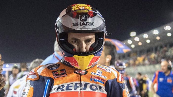 Jorge Lorenzodikabarkan tengah memikirkan untuk pensiun di akhir musim ini. Benarkah? (Foto: Mirco Lazzari gp / Getty Images) Jorge Lorenzodikabarkan tengah memikirkan untuk pensiun di akhir musim ini. Benarkah? (Foto: Mirco Lazzari gp / Getty Images)
