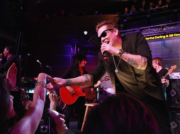 Duh! Vokalis Sugar Ray Tuli karena Kerasnya Sound Konser