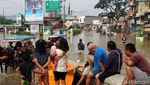 Berkah Para Penarik Delman di Kala Banjir