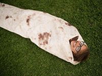 Unik dan Bikin Lapar! Selimut Ini Dibuat dengan Motif Burrito