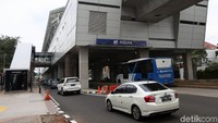 Moda Raya Terpadu (MRT) telah resmi beroperasi. Moda transportasi publik terbaru di Jakarta itu pun langsung menjadi favorit warga untuk beraktivitas dari dan menuju pusat kota.