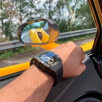 Richard Mille dikenal sebagai salah satu merek paling prestisius di kalangan kolektor barang mewah. Sahroni sendiri memiliki koleksi jam Richard Mille yang beragam. Sejumlah arloji tersebut beberapa kali muncul di Instagram-nya sejak sebelum menjadi anggota DPR. (Foto: Instagram/@ahmadsahroni88)