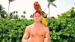 Foto: Gaya Liburan Perawat Ganteng, Jake Grez