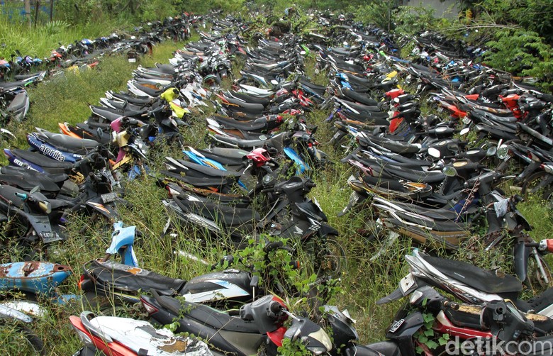 Bangkai motor. Foto: Rifkianto Nugroho Bangkai motor. Foto: Rifkianto Nugroho
