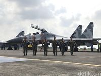 Jajal Sukhoi Su-30, KSAD dan KSAL Dapat Wing Penerbang dari KSAU