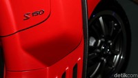 Vespa Primavera S 150 i-get ABS hadir dalam beberapa varian warna yakni. Red Profondo, Black Vulcano dan White lnnocenza.