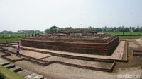 Candi Batujaya merupakan sebuah candi bersejarah yang ada di Karawang. Walau belum populer, tapi candi ini sarat sejarah (Luthfiana/detikcom)