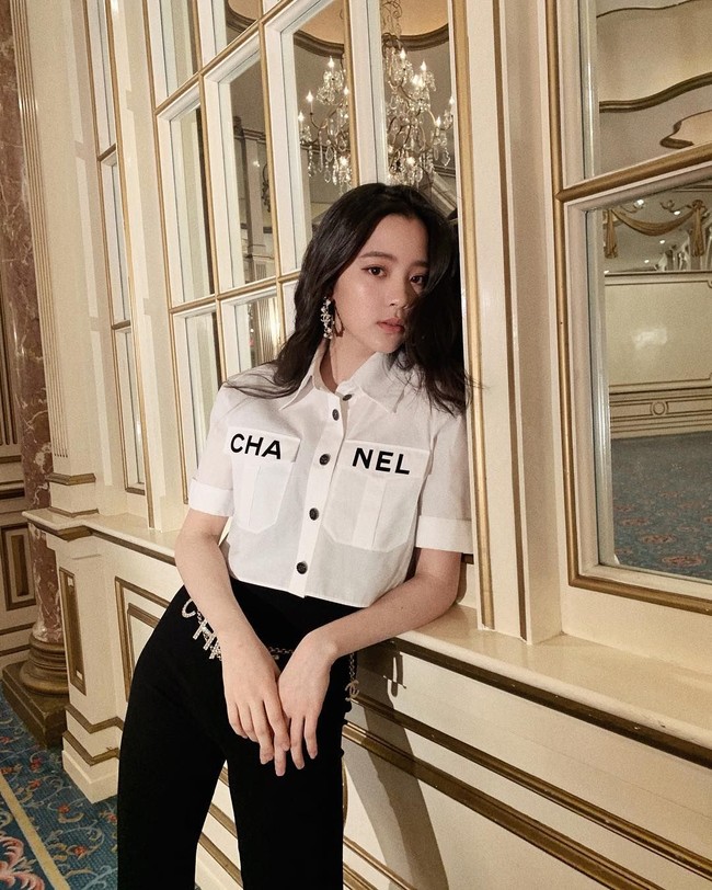 Nana Ou-yang adalah seorang musisi sekaligus aktris asal Taiwan. Nana populer berkat sejumlah film, seperti Secret Fruit dan Bleeding Steel. Dalam dunia musik, ia pernah berkolaborasi dengan Wiz Khalifa dan menempuh pendidikan di Berklee College of Music. Foto: Instagram