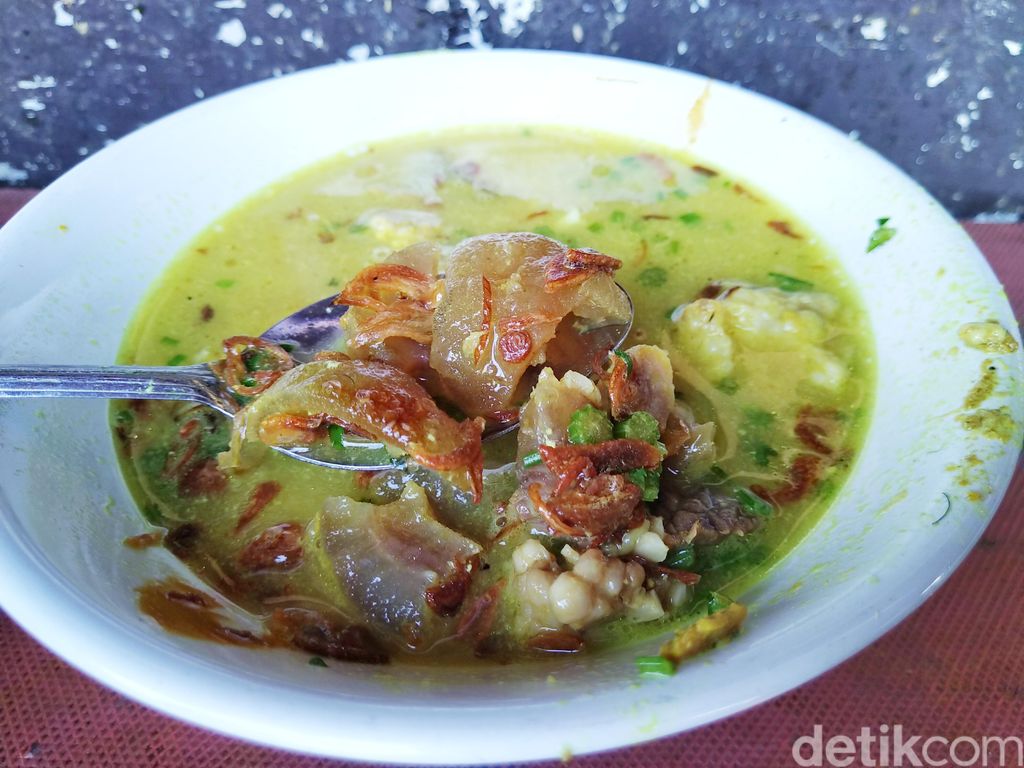soto kuning pak bongkong bogor