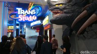 Yang menariknya lagi, akan hadir Trans Studio Themepark seluas 3.500 meter persegi dengan 18 wahana yang menggunakan teknologi terkini. Untuk yang satu ini, traveler harap bersabar karena indoor themepark ini baru akan bisa dinikmati sekitar 2 bulan lagi (Wahyu Setyo Widodo/detikcom)
