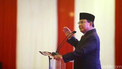 Berjas Hitam, Prabowo Hadiri Acara Rektor-Aktivis Kampus