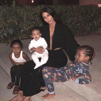 Dikerjai Anak-anaknya, Kim Kardashian Sarapan dengan Laba-laba