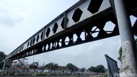 Begini penampakan terkini JPO Pasar Minggu yang bakal direvitalisasi hari ini.