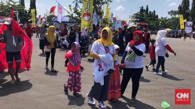 Cerita Para Ibu tentang Anak Merengek Ikut Kampanye Jokowi