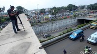 Posisi ambruknya jembatan itu tepat di terowongan underpass Pasar Minggu dan menutup jalan dari arah Pancoran ke Depok dan sebaliknya. Akibat kejadian tersebut, 4 orang meninggal dunia.
