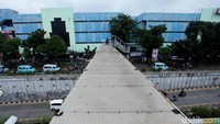 Bagi para pengendara yang melintas di Jl Raya Pasar Minggu menuju Depok, arus lalu lintas dialihkan mulai traffic light Pejaten dibelokkan ke arah kanan menuju Jl Pejaten Raya dan belok kiri ke Jl Rusli Hakim, kemudian belok kiri kembali ke Jl Pejaten Raya, belok kiri kembali ke Jl Sawo manila atau Jl Salihara (depan Universitas Nasional) menuju Jl Ragunan dan lurus menuju Jl Pasar Minggu untuk menuju arah Depok.