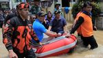 Tinjau Banjir Dayeuhkolot, Ridwan Kamil Dilabrak Warga
