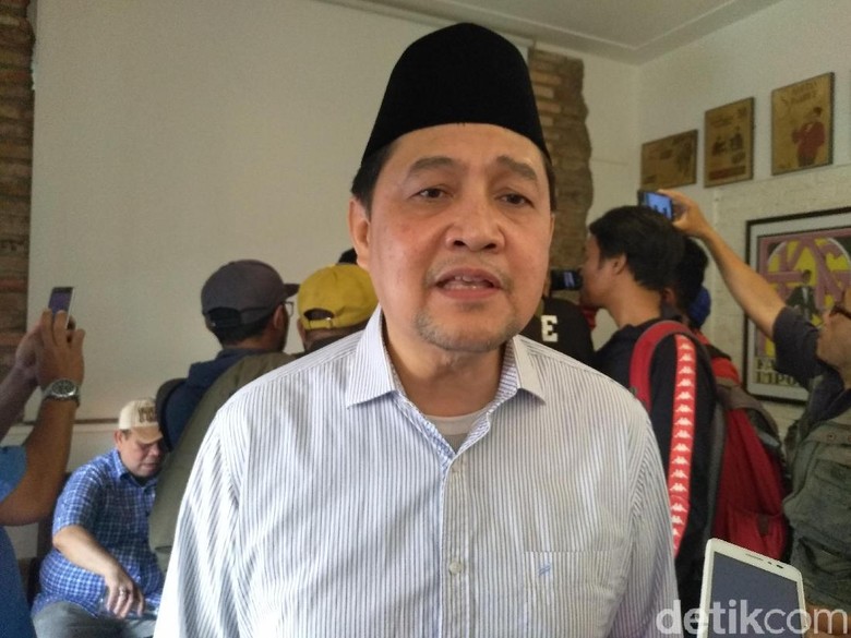 PBB Poros Mekah Sesalkan Yusril Bongkar Chat Habib Rizieq PBB Poros Mekah Sesalkan Yusril Bongkar Chat Habib Rizieq