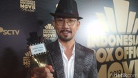 Tapi siapa sangka, kini Denny Sumargo adalah seorang aktor terkenal. Foto: Hanif Hawari/ detikHOT