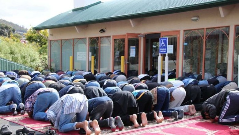 Populasi Muslim Meningkat, Jamaah Masjid Hobart Luber Hingga Parkiran Populasi Muslim Meningkat, Jamaah Masjid Hobart Luber Hingga Parkiran