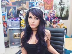 SSSniperWolf, Gamer Seksi yang Sedang Jadi Kontroversi
