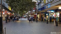 Toko-toko di Perth tutup pukul 17.00. Tapi wisata belanja malam hari bisa dilakukan di Perth setiap Jumat di Hay Street dan Murray Street (Masau/detikcom)  