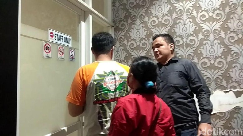 Begini Detik-detik Penangkapan Pemilik Akun Facebook Antonio Banerra Begini Detik-detik Penangkapan Pemilik Akun Facebook Antonio Banerra