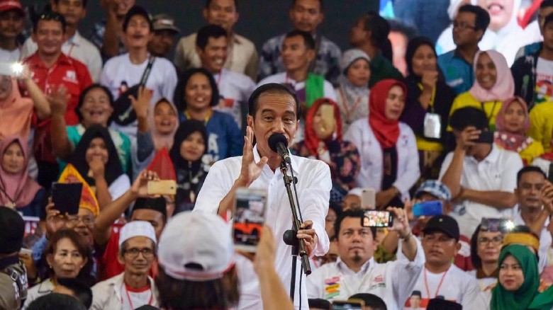 Targetkan 70% Suara di Asahan, Jokowi: Jangan Sampai Digoyang Hoax! Targetkan 70% Suara di Asahan, Jokowi: Jangan Sampai Digoyang Hoax!