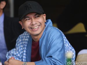 Raditya Dika Ikut Pendidikan Bersalin Sebelum Istri Melahirkan