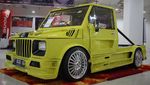 Kijang Doyok Bekas Pengangkut Pasir Jadi Bumblebee