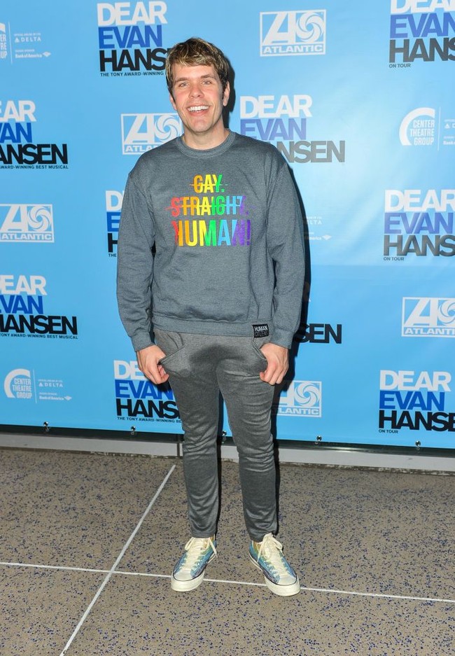 Perez Hilton yang lebih dikenal sebagai pemilik blog PerezHilton.com, tidak langsung berkarier sebagai blogger. Justru dia memulai kariernya di dunia hiburan sebagai aktor. Dia sempat bermain di beberapa serial televisi dan menjadi kontestan reality show VH1 mengenai penurunan berat badan.Foto: Dok. Getty Images