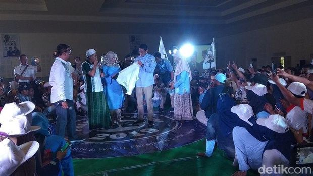 Sandi: Masak Anggota NU Tidak Boleh Membawa Bendera NU