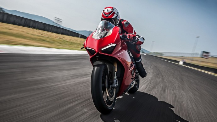 Orang Indonesia Pertama yang Punya Ducati Panigale V4S