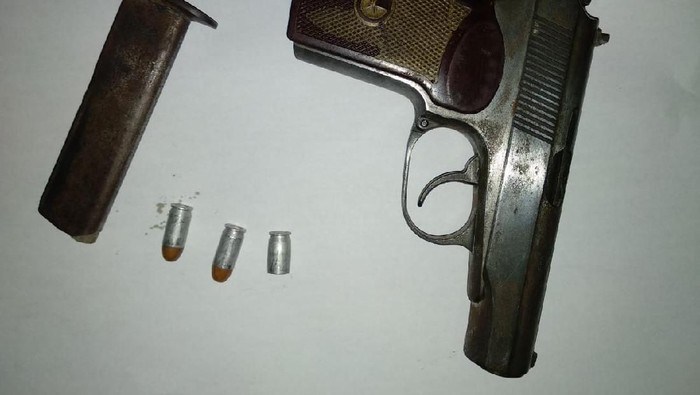 Bawa Senpi Nyebrang ke Gilimanuk, Pria Bertato Kembang Diciduk Polisi