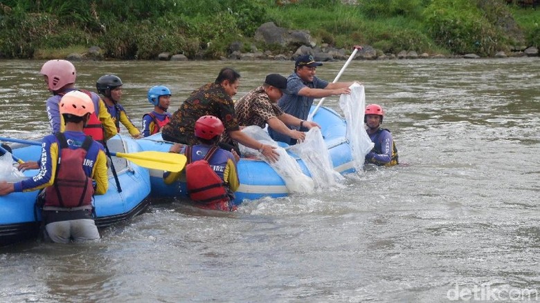 Biar Lestari, Benih Ikan langka Ditebar di Sungai Serayu Biar Lestari, Benih Ikan langka Ditebar di Sungai Serayu