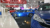 Sekitar 80 mobil adu ganteng di Balikpapan. Foto: Ridwan Arifin
