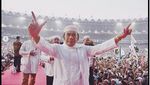 Salam Dua Jari! Deretan Artis yang Putihkan GBK Hari Ini
