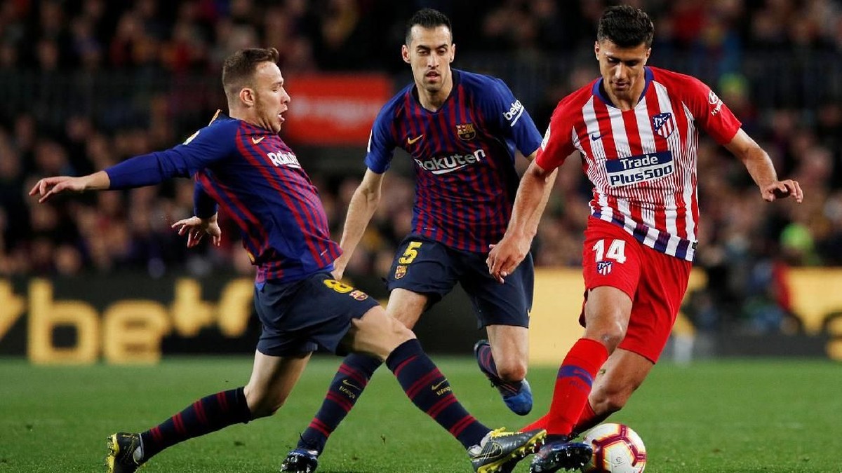 Barcelona vs Atletico Madrid akan tersaji di semifinal Piala Super Spanyol di King Abdullah Sport City. (Foto: Reuters)